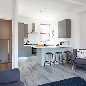  Apartamento Modern Luxury Apartment, Sleeps 6, Location